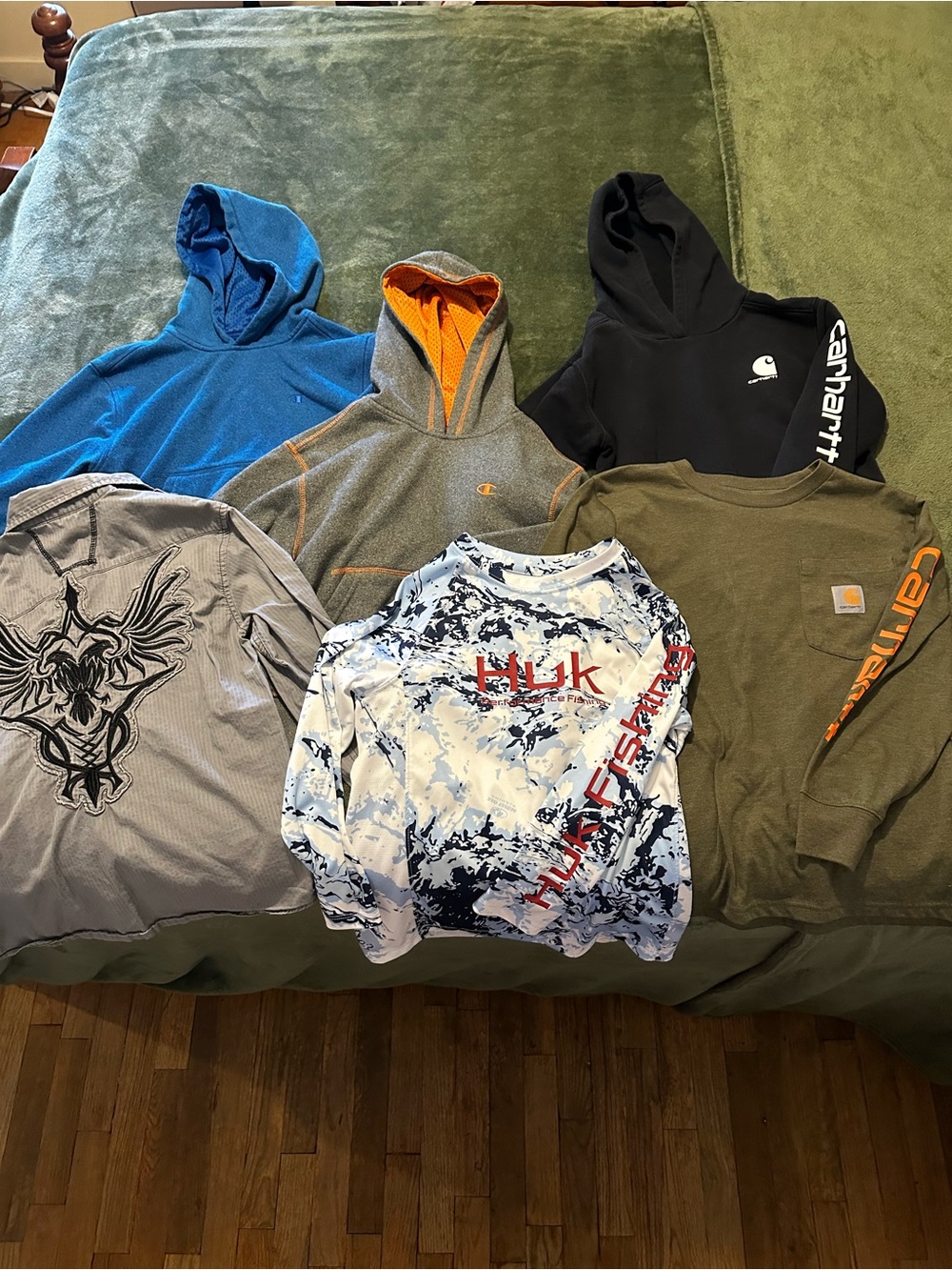 Boy bundle of 6 Carhartt Huk and champion long sleeve hoodies/ shirts size 7/8